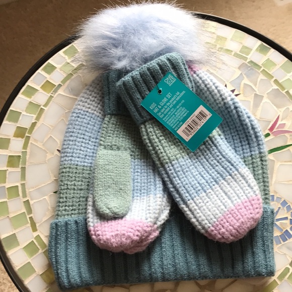 WEST LOOP KIDS HAT & GLOVE SET - Picture 3 of 6